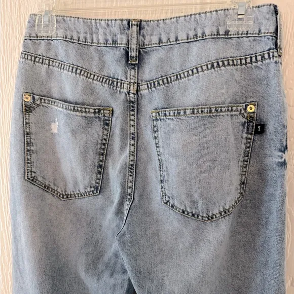 Pilcro Anthropologie Slim Straight Jeans 25P Light Wash Distressed Wide Leg