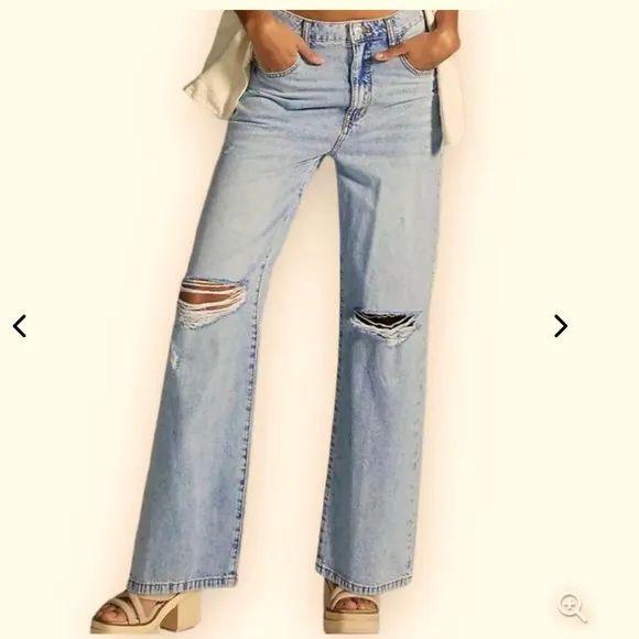 Pilcro Anthropologie Slim Straight Jeans 25P Light Wash Distressed Wide Leg