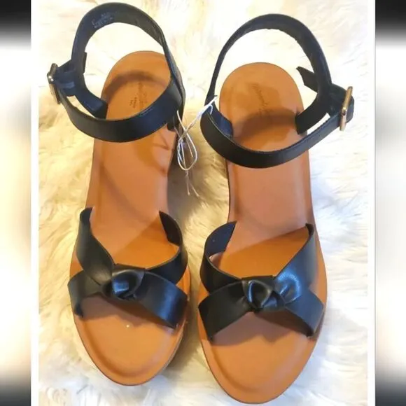 Platform heel criss cross  sandals sz 11