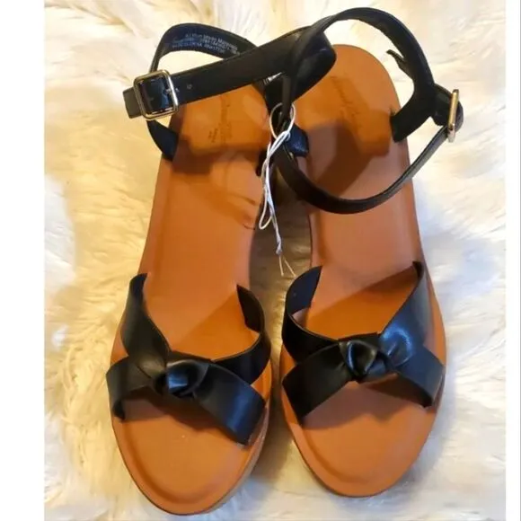 Platform heel criss cross  sandals sz 11