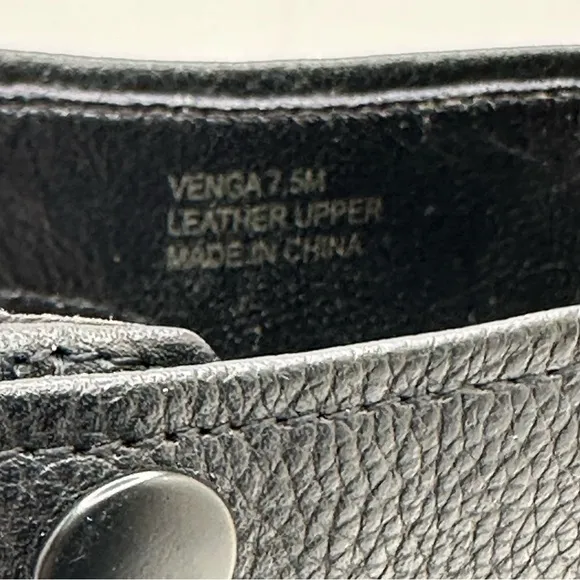 POUR LA VICTOIRE Venga Black Leather Ankle Snap Cuff Sandals 7.5M revolve