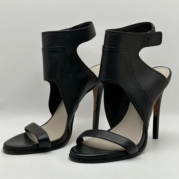 POUR LA VICTOIRE Venga Black Leather Ankle Snap Cuff Sandals 7.5M revolve