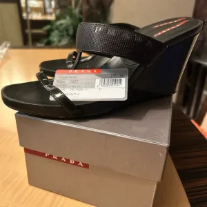 Prada Black Patent Leather Wedge Sandals for Women, size 39
