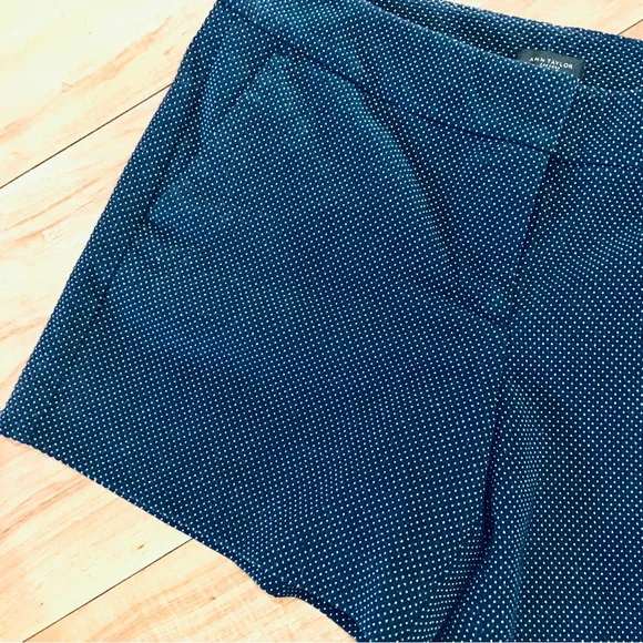 Preppy polka dot shorts navy blue white dressy Ann Taylor 4 small medium