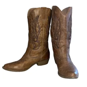 PROM COCONUTS COWBOY COWGIRL WESTERN BOOTS low Heeled pull on 6.5 M GA… EUC