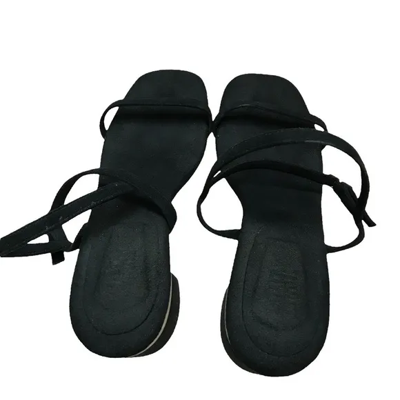 Rafa Black Simple Block Heel Sandal in Sloe US 7