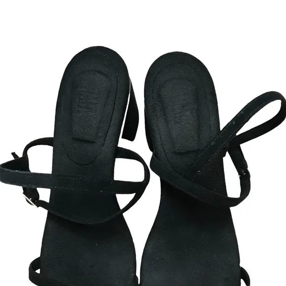Rafa Black Simple Block Heel Sandal in Sloe US 7