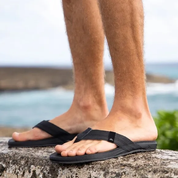 Reef Faux Vegan Leather Cushion Bounce Phantom Black Sandals Thongs size 12