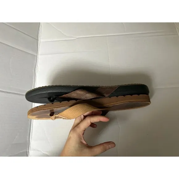 Reef Men's Cushion Phantom Thong Flip Flops Leather Sandals