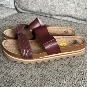 Reef Women’s Vista High Lug Brown Slip On Sandals  Size 11