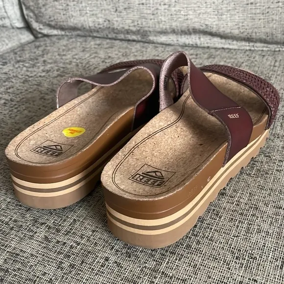 Reef Women’s Vista High Lug Brown Slip On Sandals  Size 11