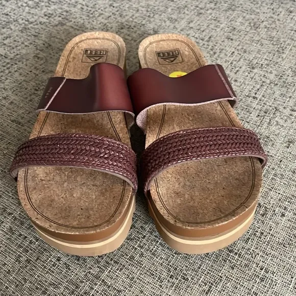 Reef Women’s Vista High Lug Brown Slip On Sandals  Size 11