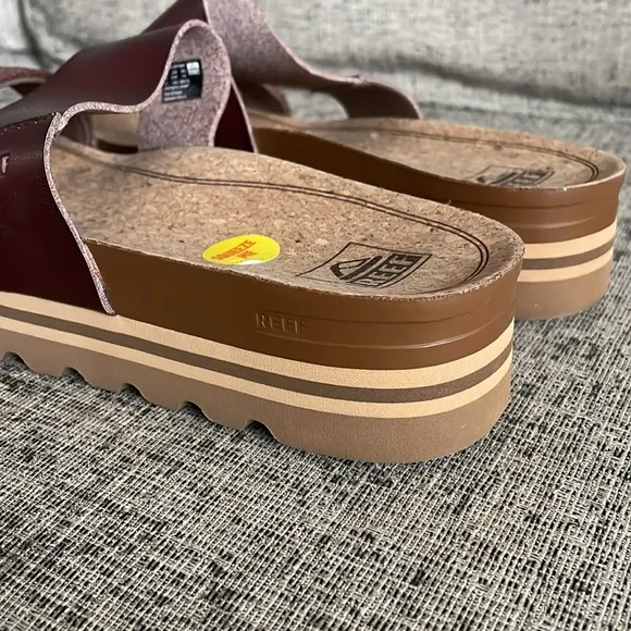 Reef Women’s Vista High Lug Brown Slip On Sandals  Size 11