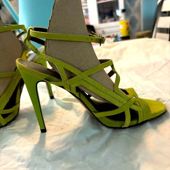 Reiss Chartreuse Suede Strappy  Grazia Geometric Sandals Style Fashion On Trend