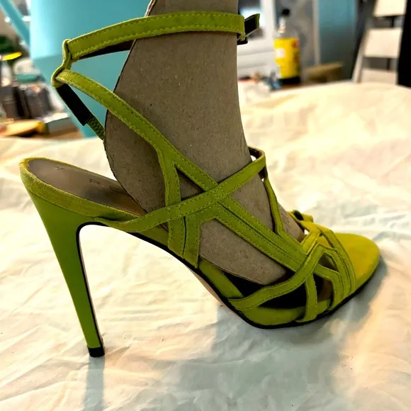 Reiss Chartreuse Suede Strappy  Grazia Geometric Sandals Style Fashion On Trend