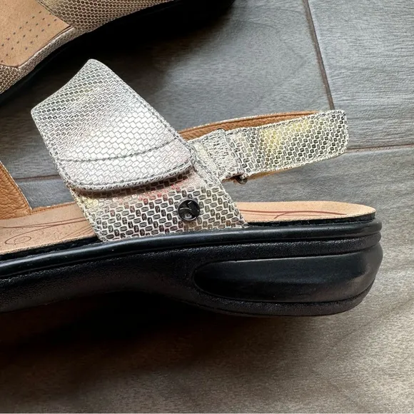 Revere Camo Gold Women's Sandals NWOT