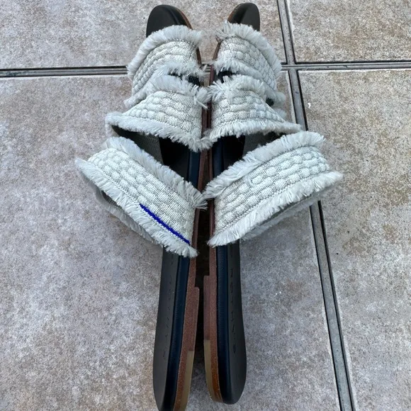 ROTHY’S retired triple band seashell fringe white slip on sandals