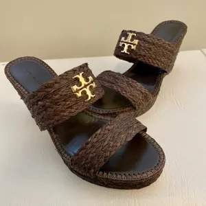 ❗️SALE❗️Tory Burch Brown Woven wedge.
