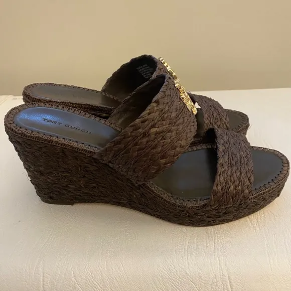 ❗️SALE❗️Tory Burch Brown Woven wedge.