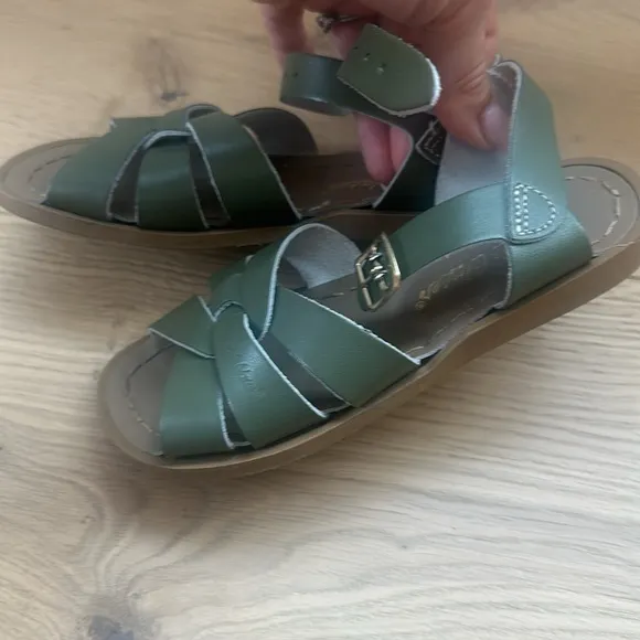 Saltwaters classic sandals Olive green 12 kids