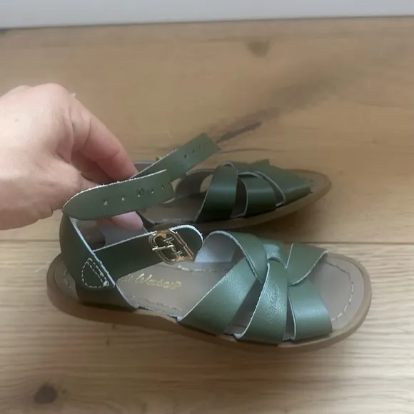Saltwaters classic sandals Olive green 12 kids