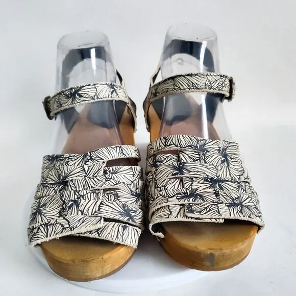 Sanita Womens Mida Wood Heel Clogs Sandals 39 Size 8.5 - 9 White Black Floral