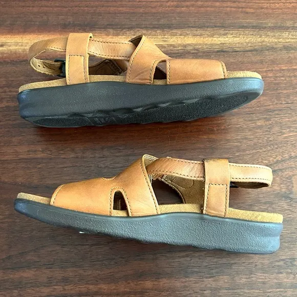 SAS Huggy Leather Sandals in Caramel Tripad Comfort 8.5 Narrow