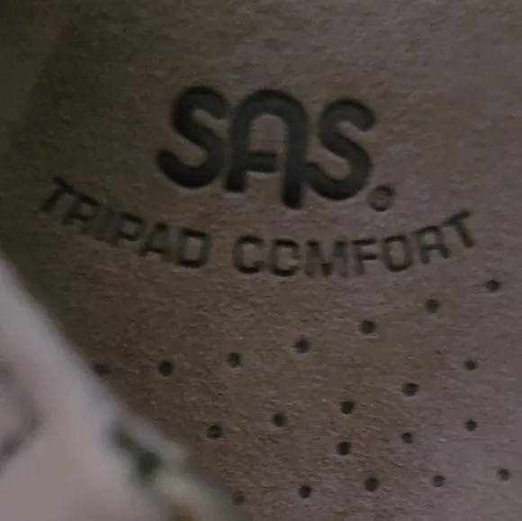 SAS SANDALS TAN HUGGY TRIPAD CROSS STRAP