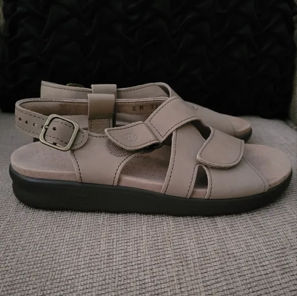 SAS SANDALS TAN HUGGY TRIPAD CROSS STRAP