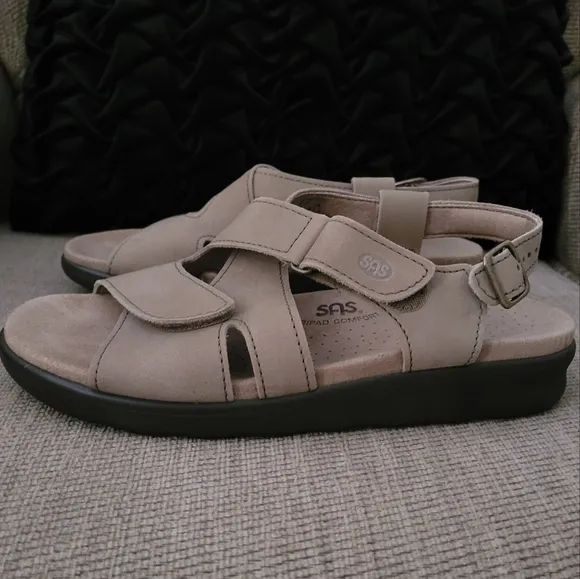 SAS SANDALS TAN HUGGY TRIPAD CROSS STRAP