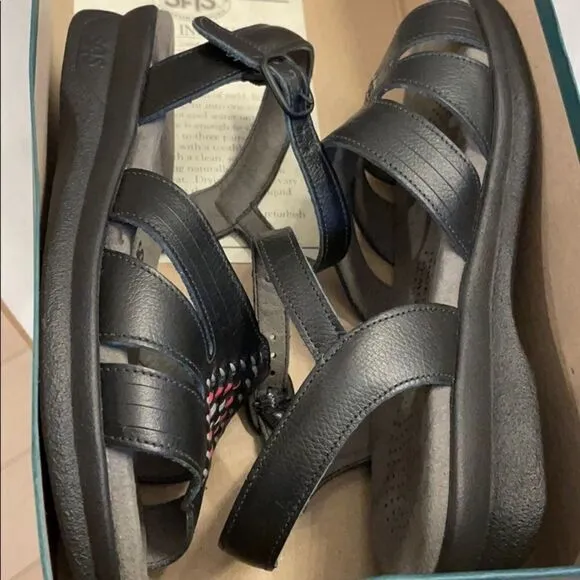 SAS BLACK TRIPAD COMFORT SANDALS.  NEW