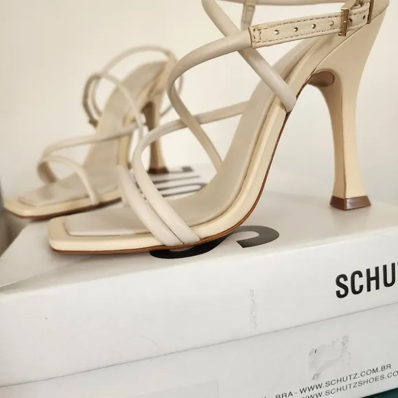 Schutz Lovi Cream White Leather Strappy Sandals Size 8B Summer Wedding