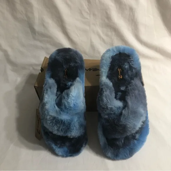 Seven 7  women’s plush cushion comfort sandals tie dye blue. Size 9