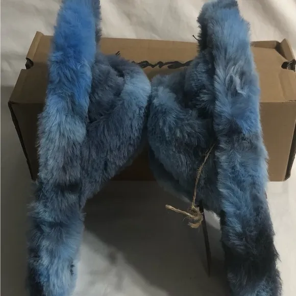 Seven 7  women’s plush cushion comfort sandals tie dye blue. Size 9