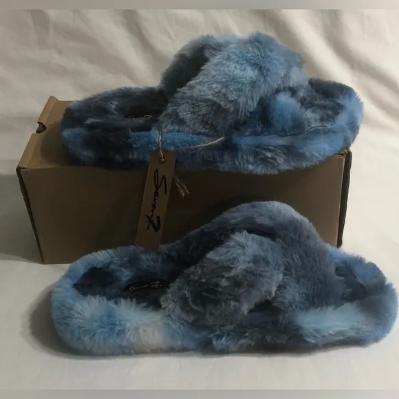Seven 7  women’s plush cushion comfort sandals tie dye blue. Size 9