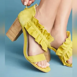 Seychelles NEW!! Liendo Suede Ruffeled, Open Toe, Block Heel Sandals. WMS 6.5M