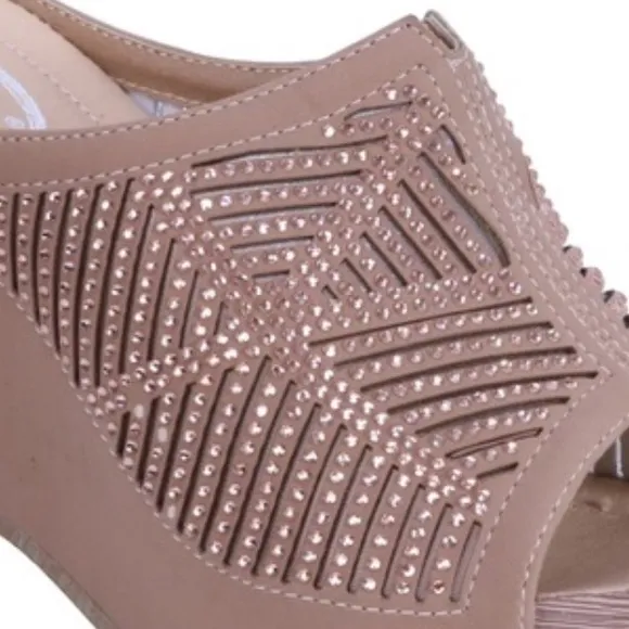 Size 11 Tan Woven Rhinestone Embellished Platform Padded Slide Wedge Sandal