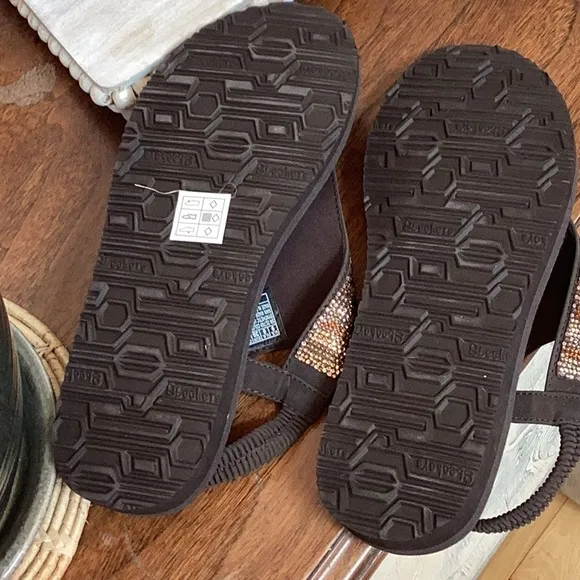 Skechers meditation gypsy glam sandals, flip flops. Women’s size 9