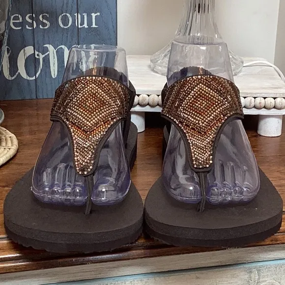 Skechers meditation gypsy glam sandals, flip flops. Women’s size 9