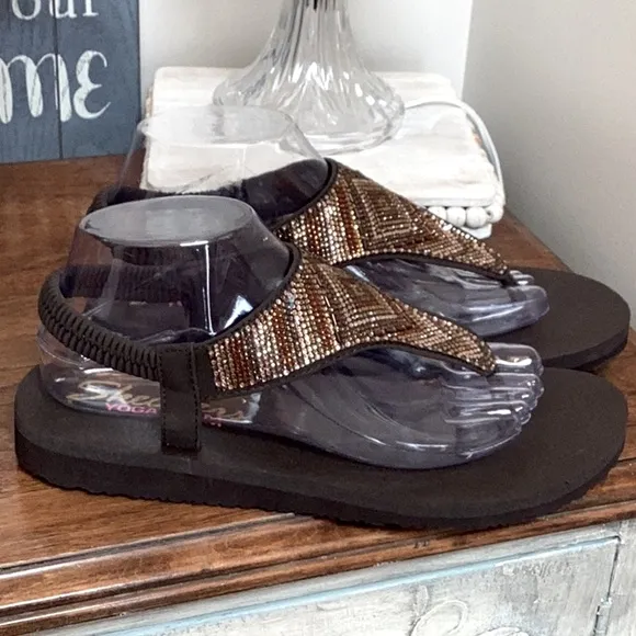 Skechers meditation gypsy glam sandals, flip flops. Women’s size 9