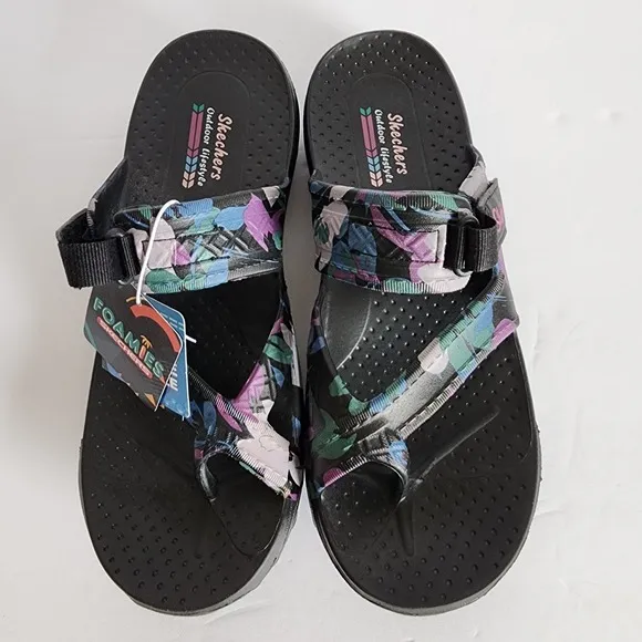 Skechers Women's Foamies Reggae Artsy Black Floral Slip On Sandals Size 9 NWT