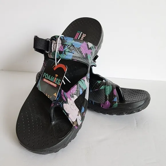 Skechers Women's Foamies Reggae Artsy Black Floral Slip On Sandals Size 9 NWT