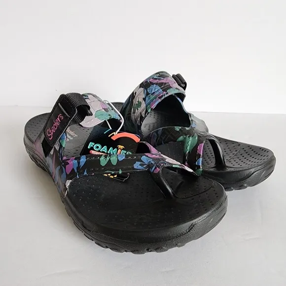 Skechers Women's Foamies Reggae Artsy Black Floral Slip On Sandals Size 9 NWT