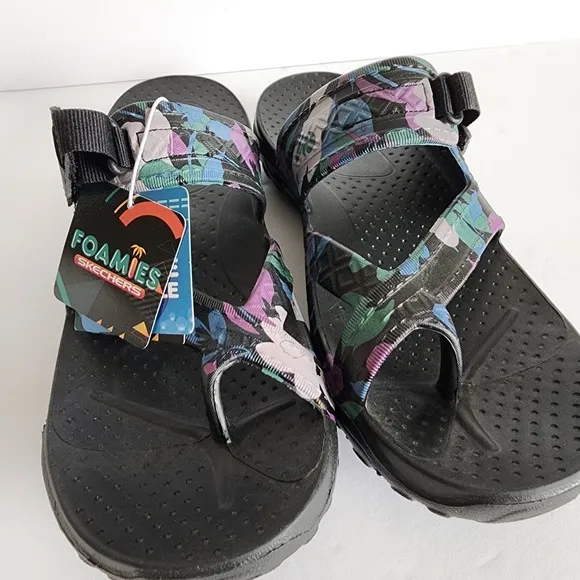 Skechers Women's Foamies Reggae Artsy Black Floral Slip On Sandals Size 9 NWT