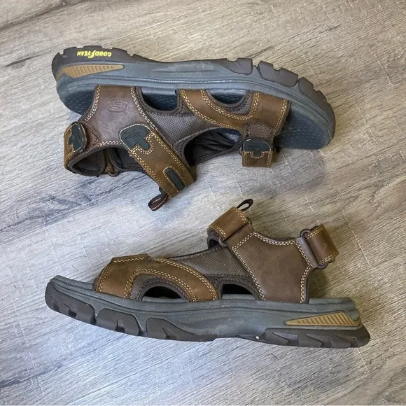 Sketchers Good Year Brown and Black Sandals 8 NWOT