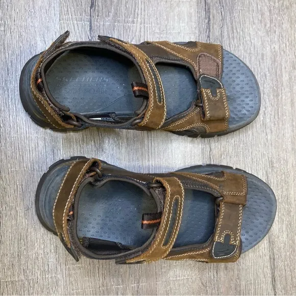 Sketchers Good Year Brown and Black Sandals 8 NWOT