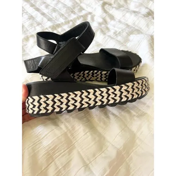 Sorel Black Ankle Strap Platform Sandals Patterned Sole US 10