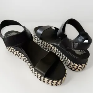 Sorel Black Ankle Strap Platform Sandals Patterned Sole US 10