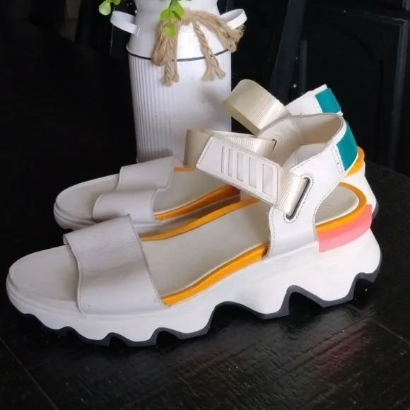 SOREL KINETIC MULTICOLOR SANDALS