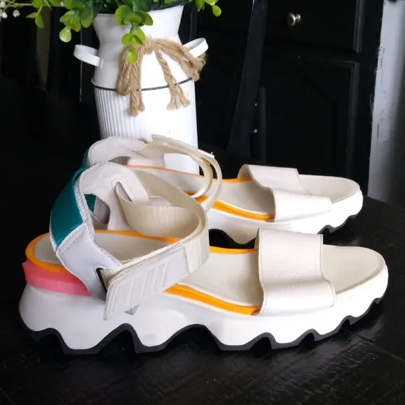 SOREL KINETIC MULTICOLOR SANDALS